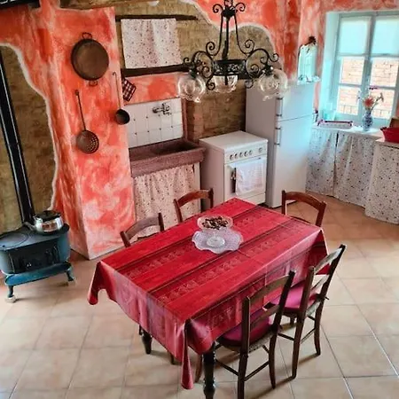 Nelle Langhe بيت للعطل *